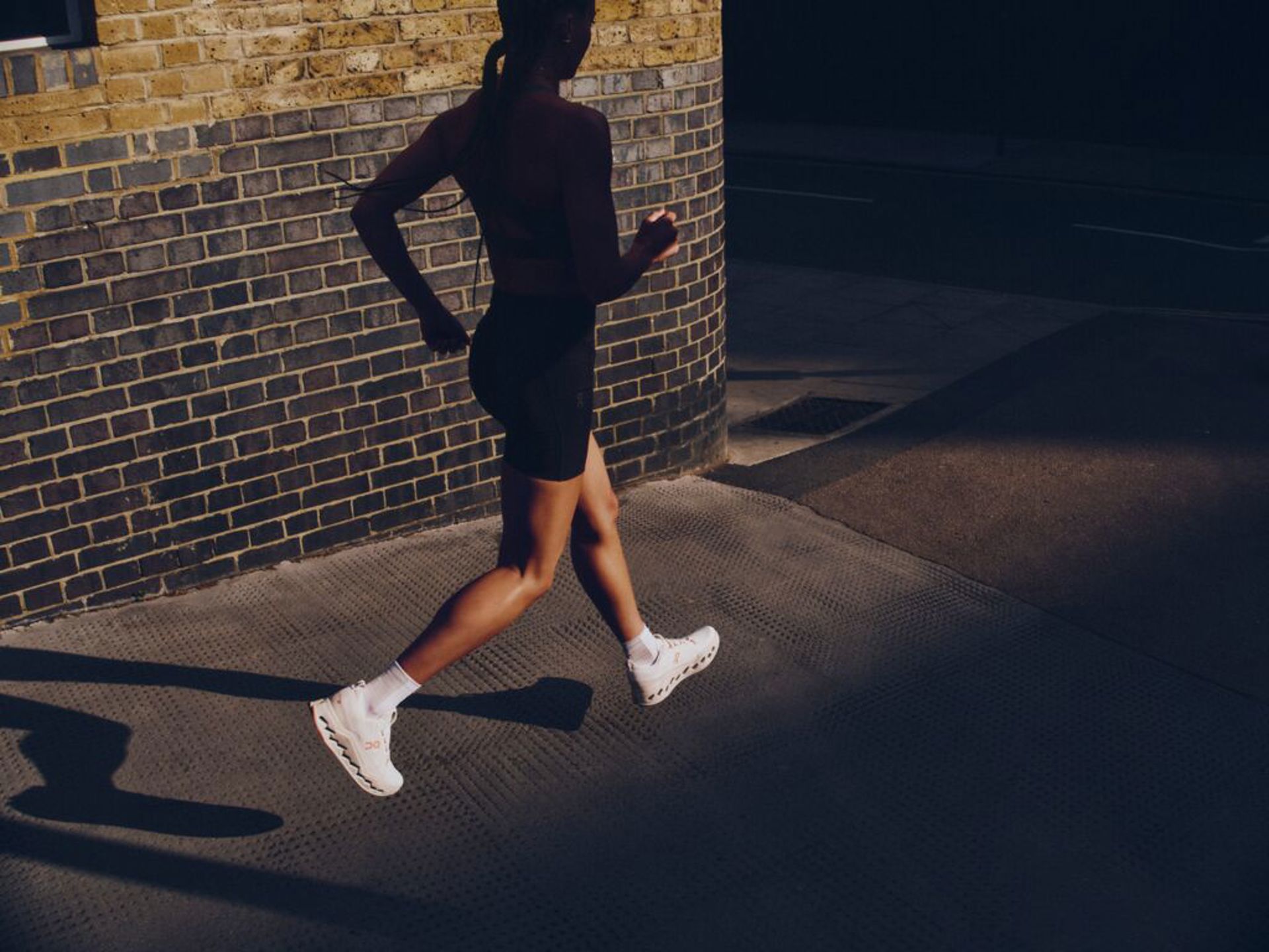 Create Small JPG Fw25 Run Culture Pr Product Still People Woman Rgb 23