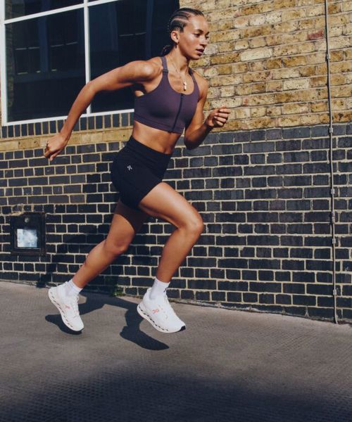 Create Small JPG Fw25 Run Culture Pr Head To Toe Still People Woman Rgb 08
