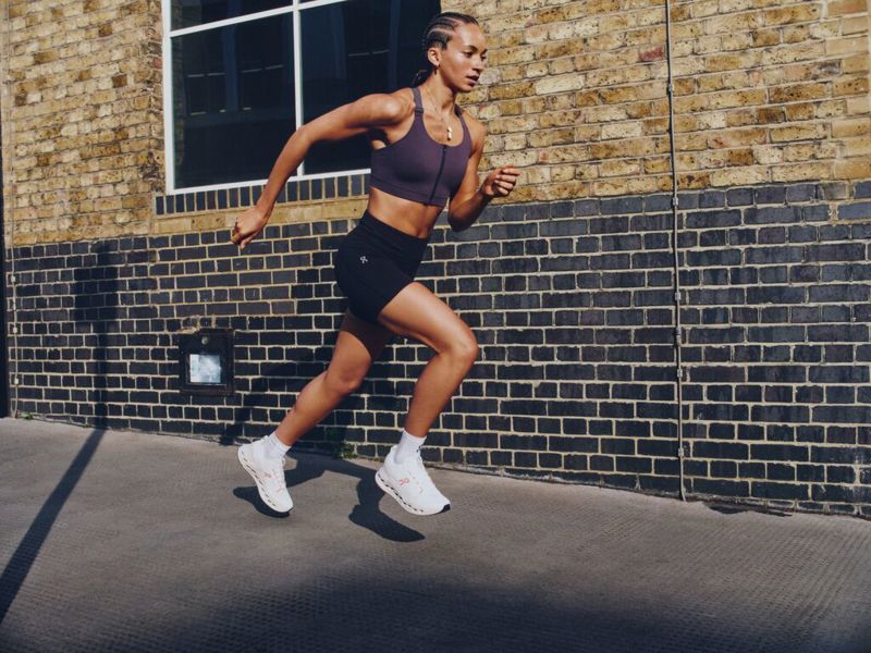 Create Small JPG Fw25 Run Culture Pr Head To Toe Still People Woman Rgb 08