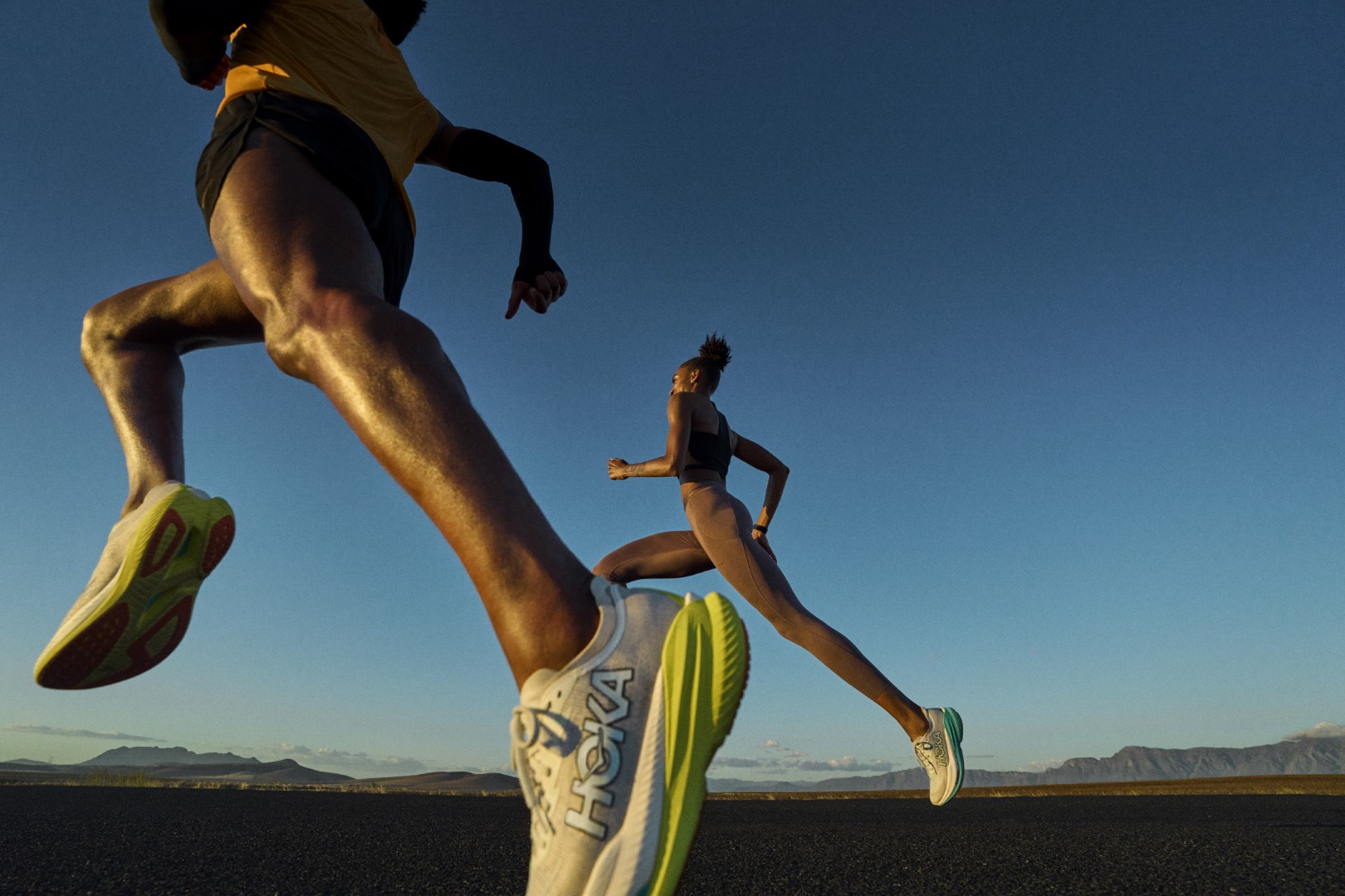 2024 0415 16 HOKA F24 MACHX2 LIBRARY8 RGB (Large)