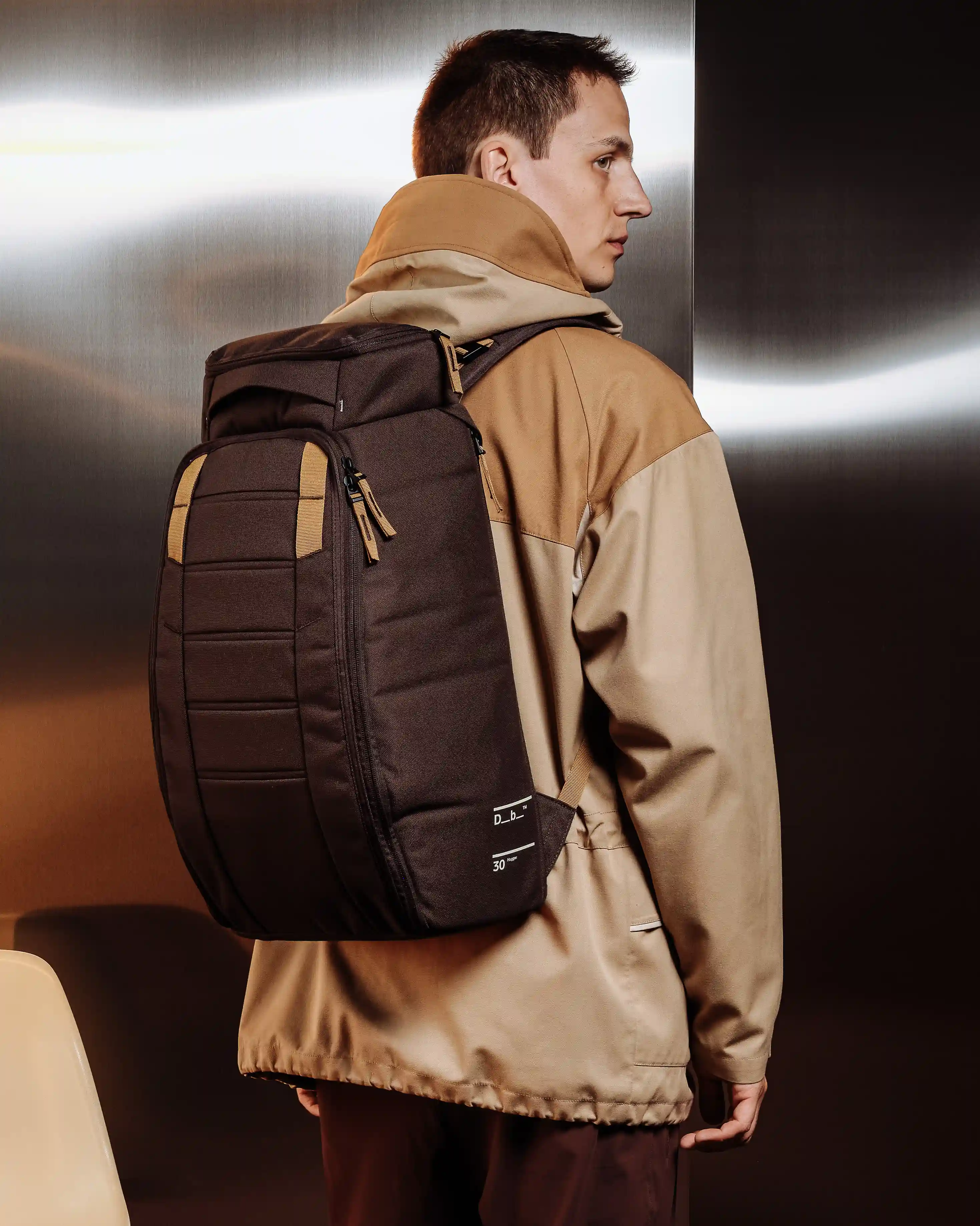 Hugger Backpack 30L Espresso Moods 1