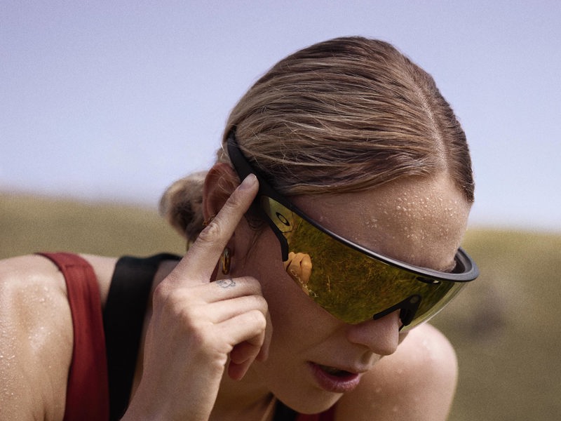 CASSANDRE BEAUGRAND WEARING OAKLEY META VANGUARD